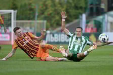 Arda Turan yönetimindeki Shakhtar Donetsk, deplasmanda galibiyeti uzatma dakikalarında kaçırdı