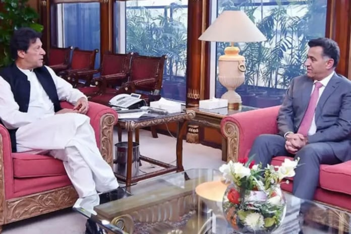 Pakistan generali siyasete müdahaleden 14 yıl ceza aldı