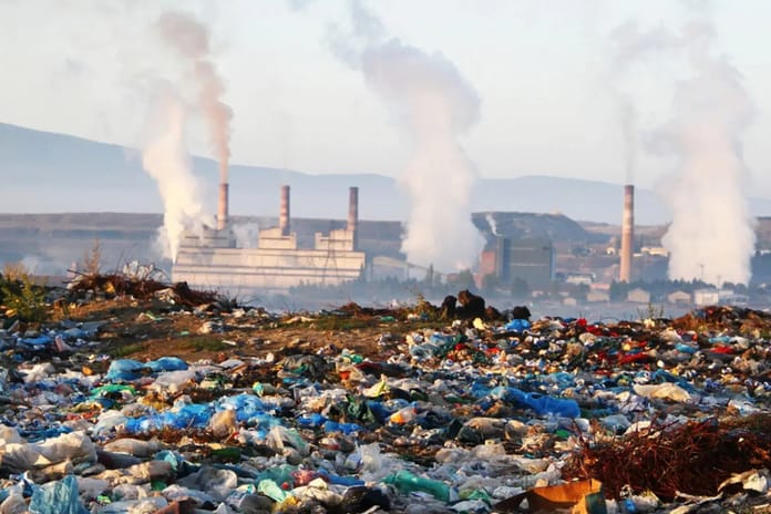 Plastik üretiminin sağlığa etkisi yıllık 1,5 trilyon dolara mal oluyor