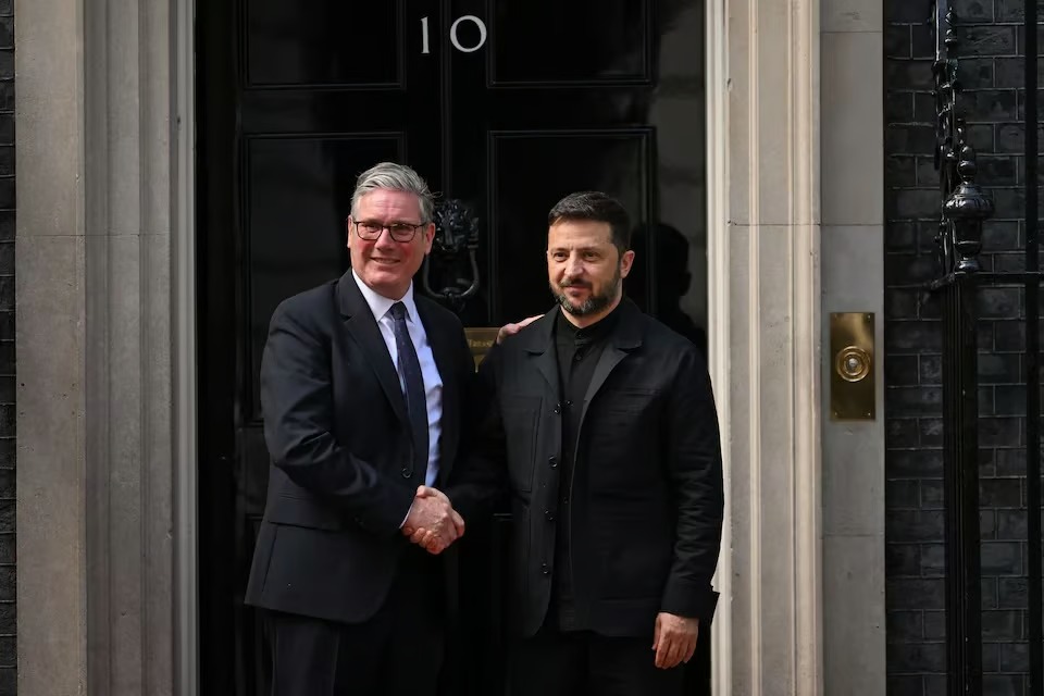 Zelensky Meets UK’s Starmer in London