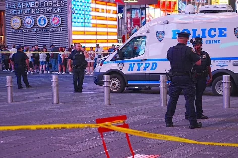 Times Meydanı'nda bıçaklı saldırı
