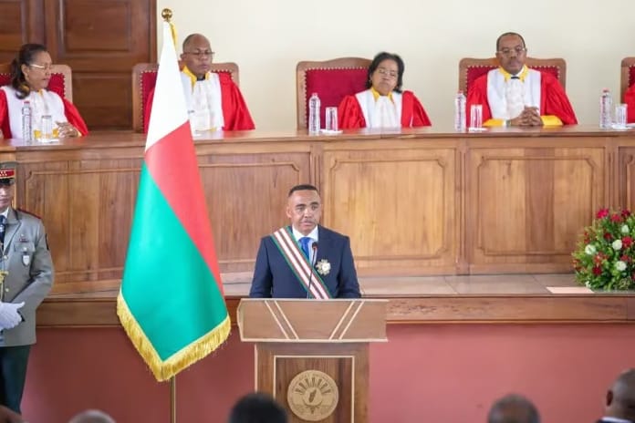 Madagaskar'da darbe lideri göreve başladı: Ülkede derin değişim sözü