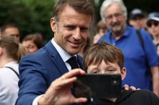 Fransa'dan 15 yaş altına sosyal medyayı yasaklama kararı