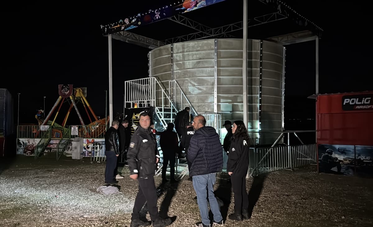 Edirne'de lunaparkta facia! Aletten düşen genç hayatını kaybetti
