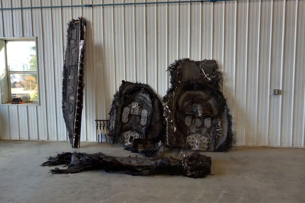 Bu uzay çöpü Saskatchewan'daki bir çiftçinin tarlasına düştü.