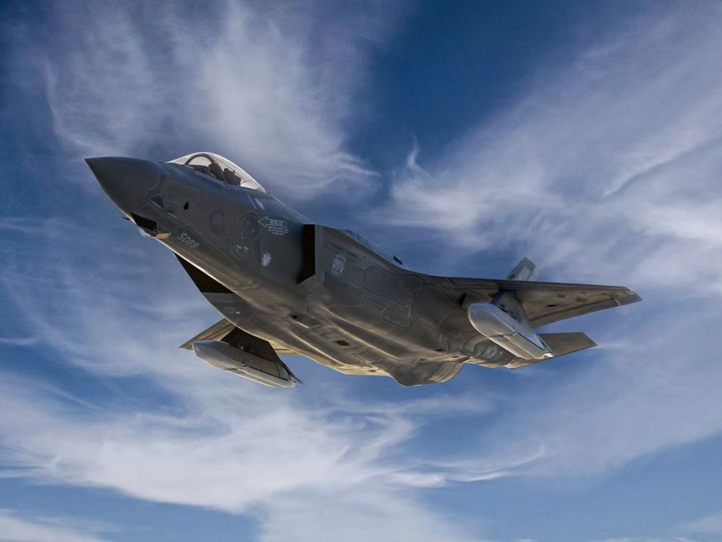 Danimarka'dan F-35 filosuna 842 milyon dolarlık uzun menzilli füze takviyesi