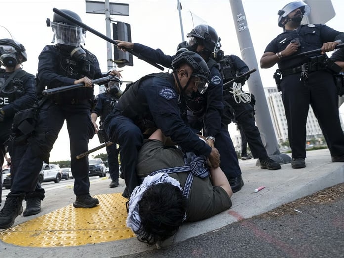 Trump'dan Los Angeles için Ulusal Muhafızlar hamlesi