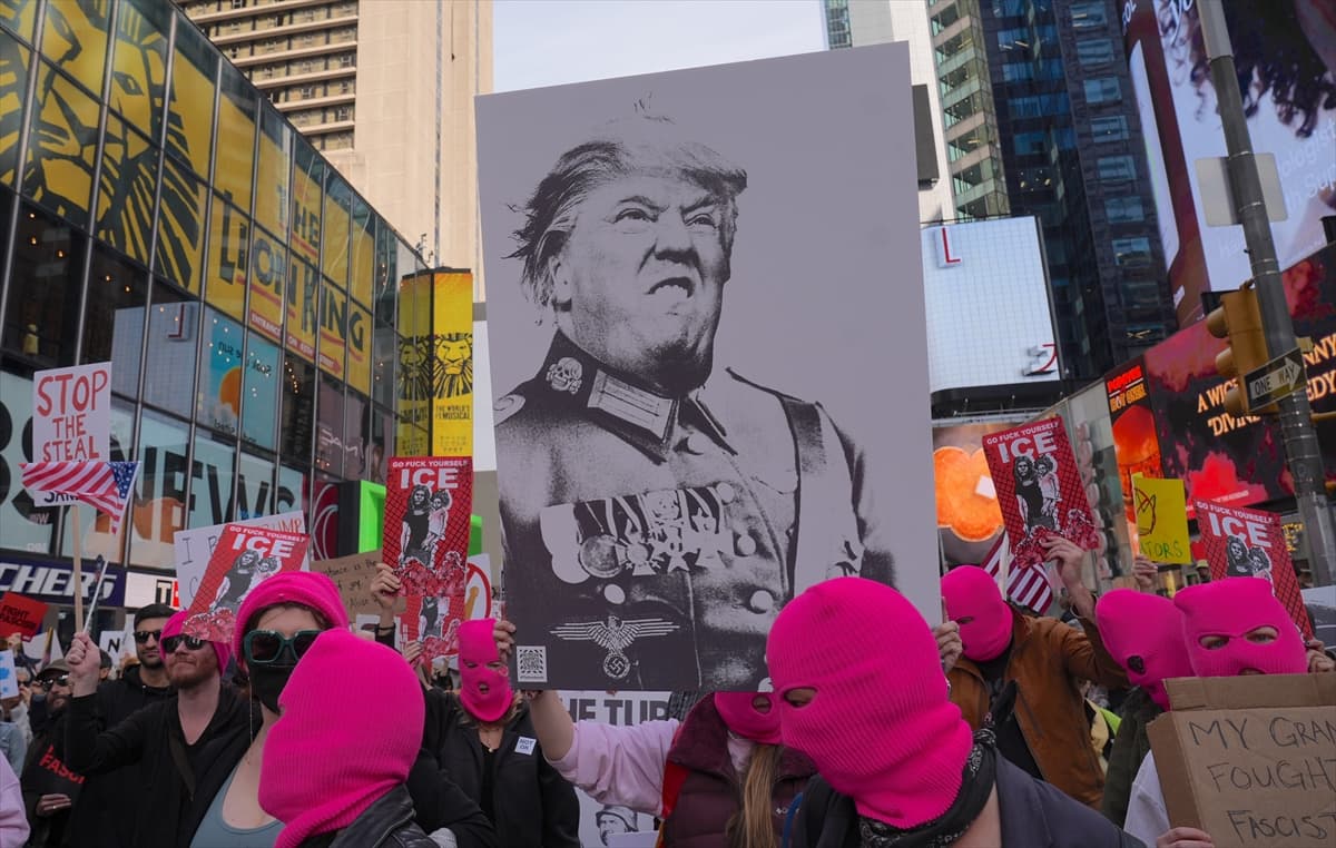 ABD'de milyonlarca kişi Trump'a karşı sokağa çıktı