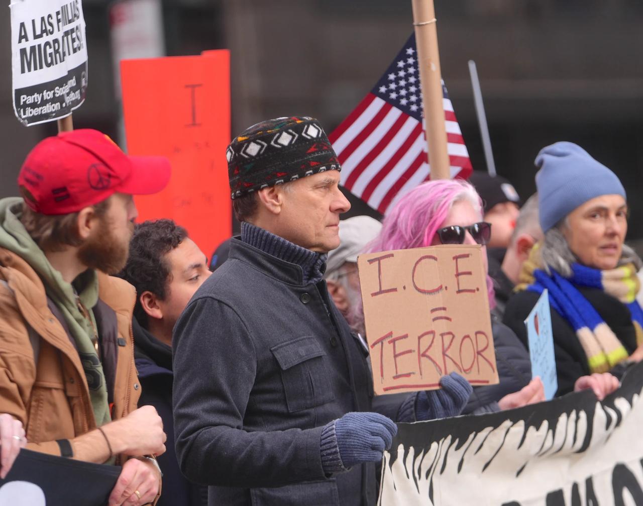 ABD'de ICE gerilimi: Minnesota'dan New York'a Binlerce Kişi Sokakta
