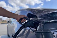 Elektrikli araçta büyük tuzak! "Uzun menzilli" yalanı 300 bin liraya patlıyor! 