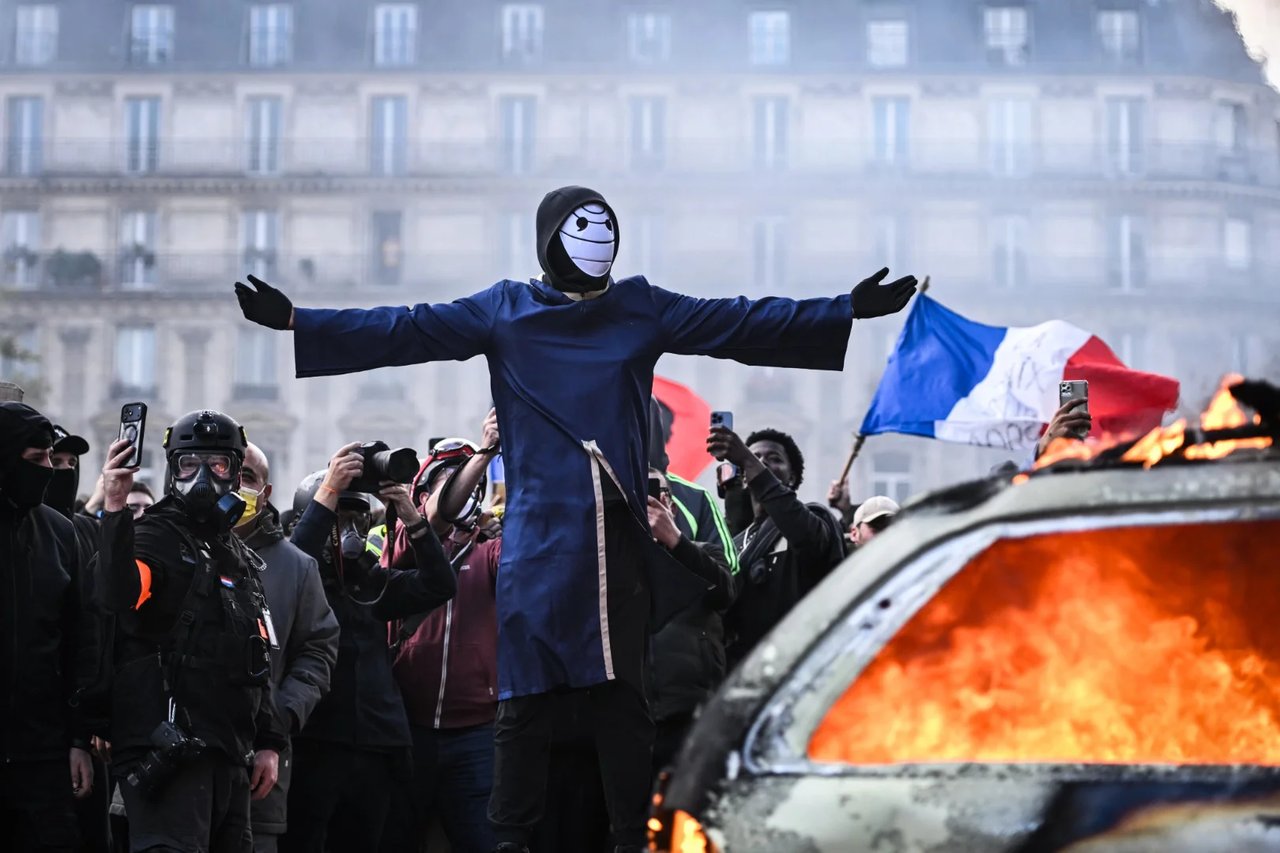 Paris neden yeniden barikatlarda? 1968’in hayalinden 2026’nın öfkesine