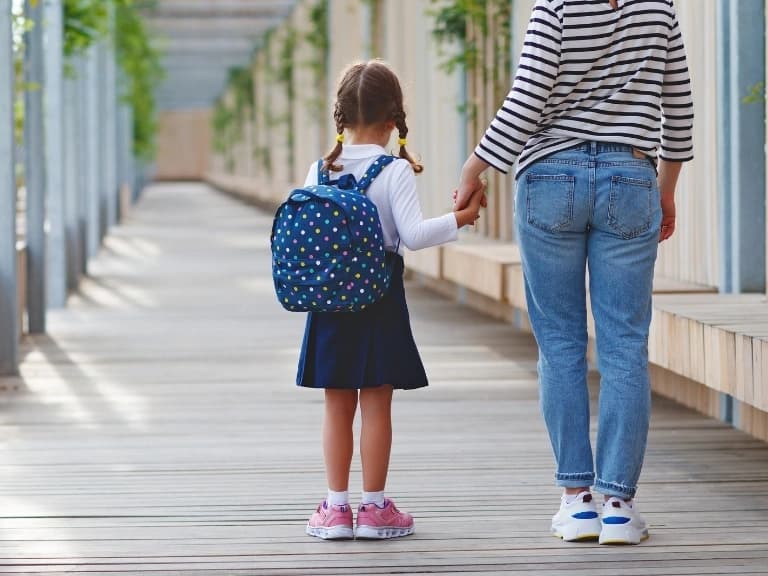Çocuk okula gitmek istemiyorsa ne yapılmalı