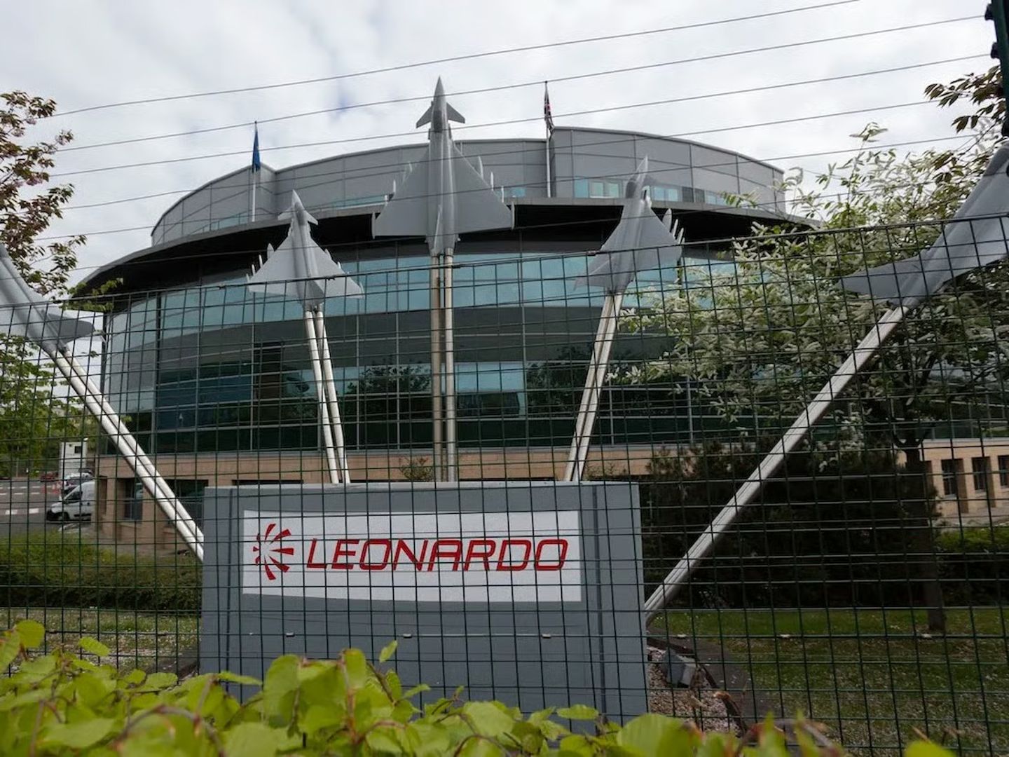 İtalyan savunma devi Leonardo büyümeye devam ediyor