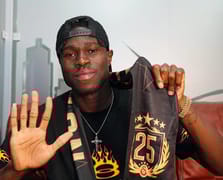 Galatasaray, rekor transferle savunmayı güçlendirdi: İşte Wilfried Singo transferinin detayları