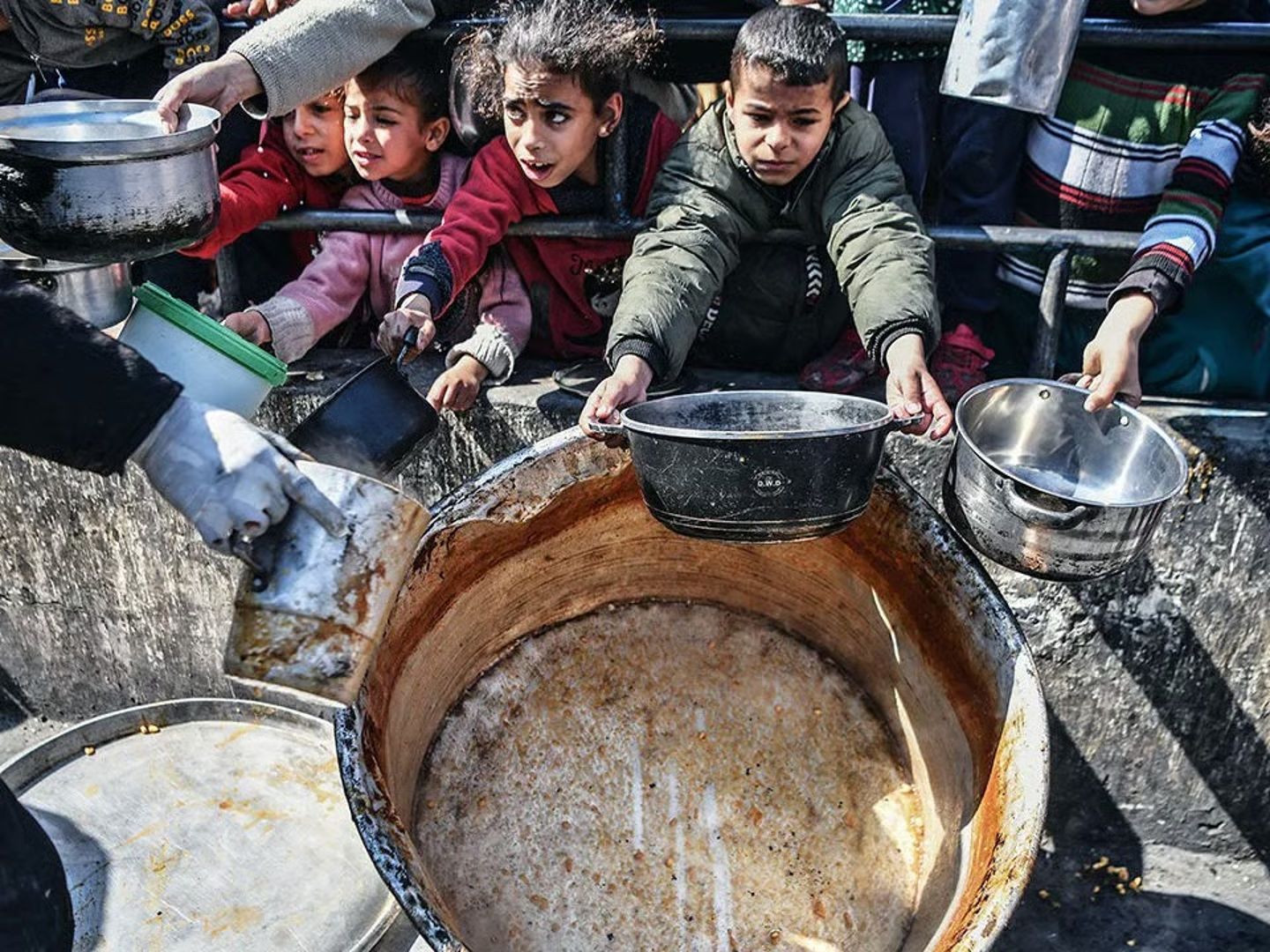 Middle East Eye: İsrail, yeni kurduğu mekanizma ile açlığı nasıl sürgüne dönüştürüyor?