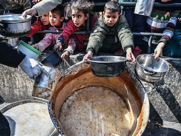 Middle East Eye: İsrail, yeni kurduğu mekanizma ile açlığı nasıl sürgüne dönüştürüyor?