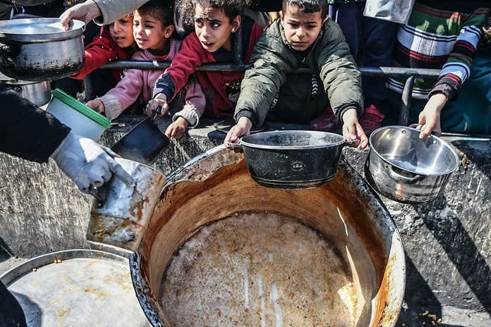 Middle East Eye: İsrail, yeni kurduğu mekanizma ile açlığı nasıl sürgüne dönüştürüyor?