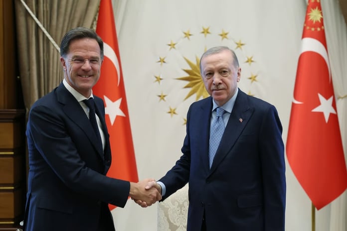 NATO Genel Sekreteri Türkiye'nin rolünü övdü