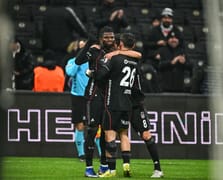 Beşiktaş ikinci yarıya galibiyetle başladı: 3 puan 90+5'te El Bilal Toure ile geldi