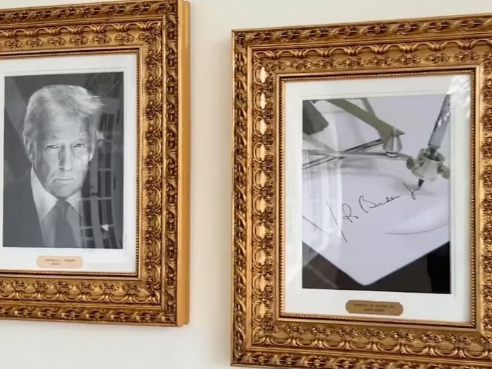 Trump Biden’ın portresi yerine otomatik kalem imzası fotoğrafı astı