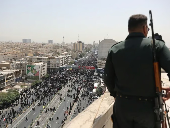 İran'da Mossad adına çalışan 8 kişi tutuklandı