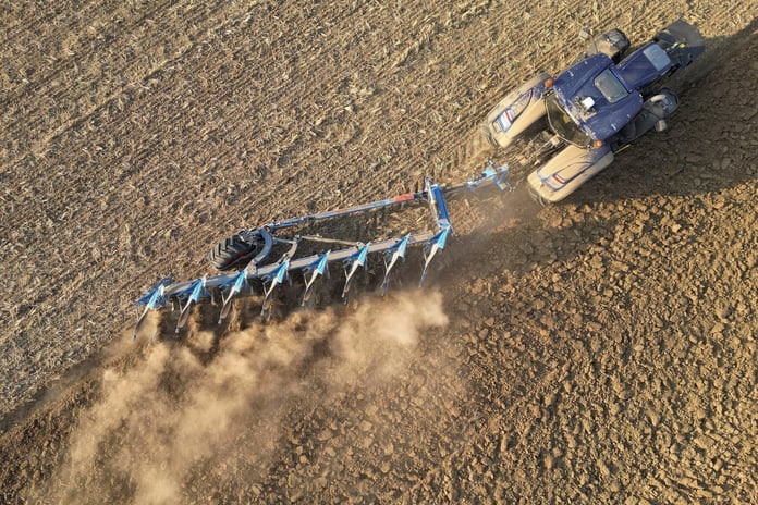 Akdenizli çiftçiler yangınlar, kuraklık ve yükselen maliyetlerle mücadele ediyor