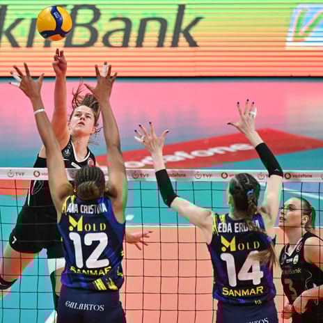 VakıfBank ilk sete hızlı başladı