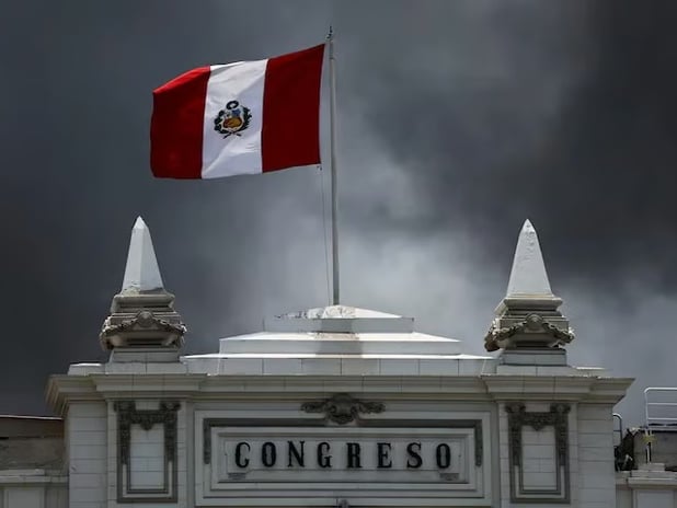 Peru’da başkan adaylarına kurşun geçirmez yelek dağıtılacak