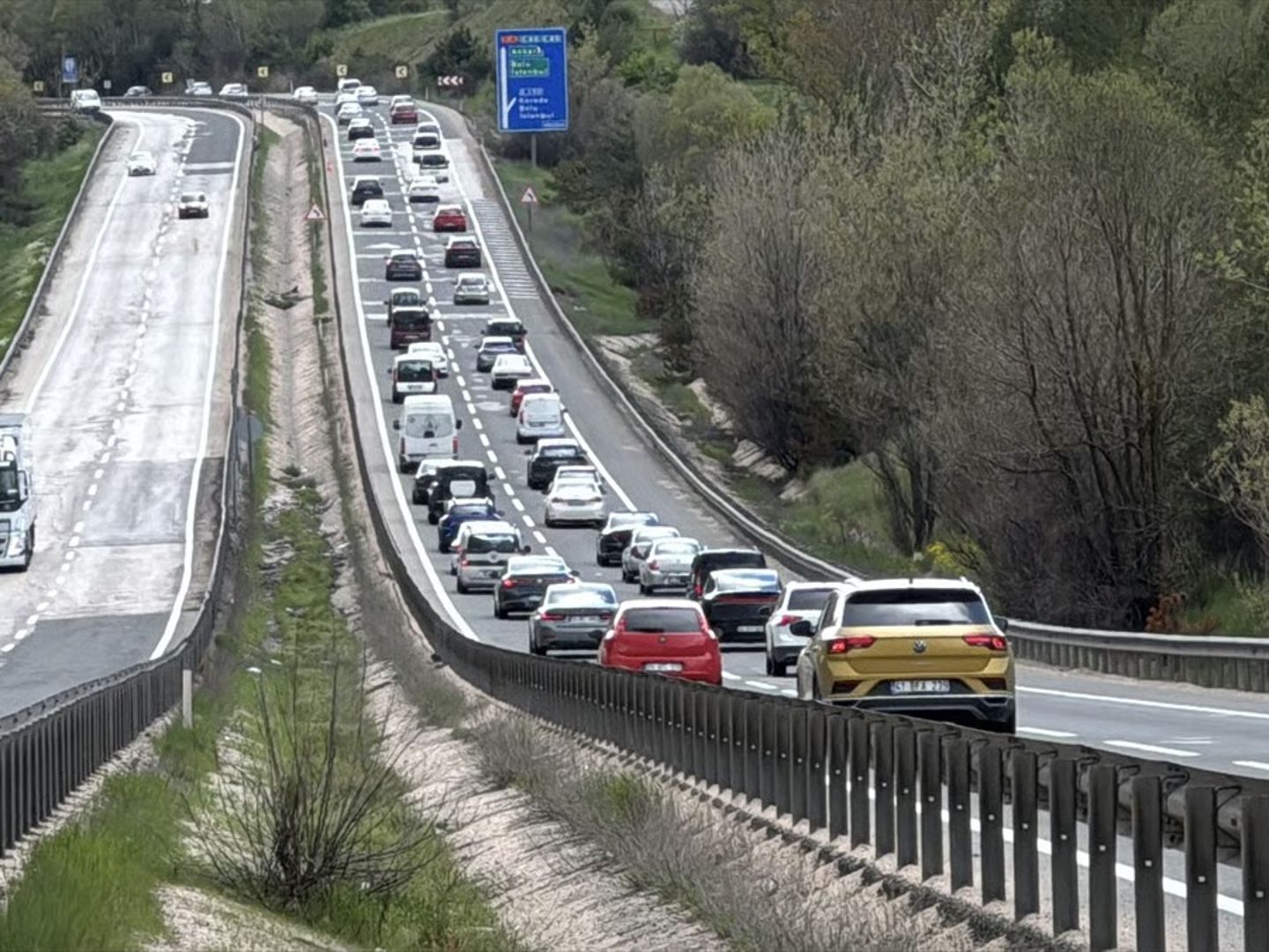 Yollarda bayram tatilinden dönüş yoğunluğu başladı