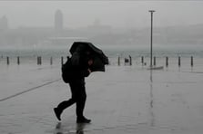 İstanbul Valiliği uyardı: Akşam saatlerinde kuvvetli sağanak ve fırtına bekleniyor