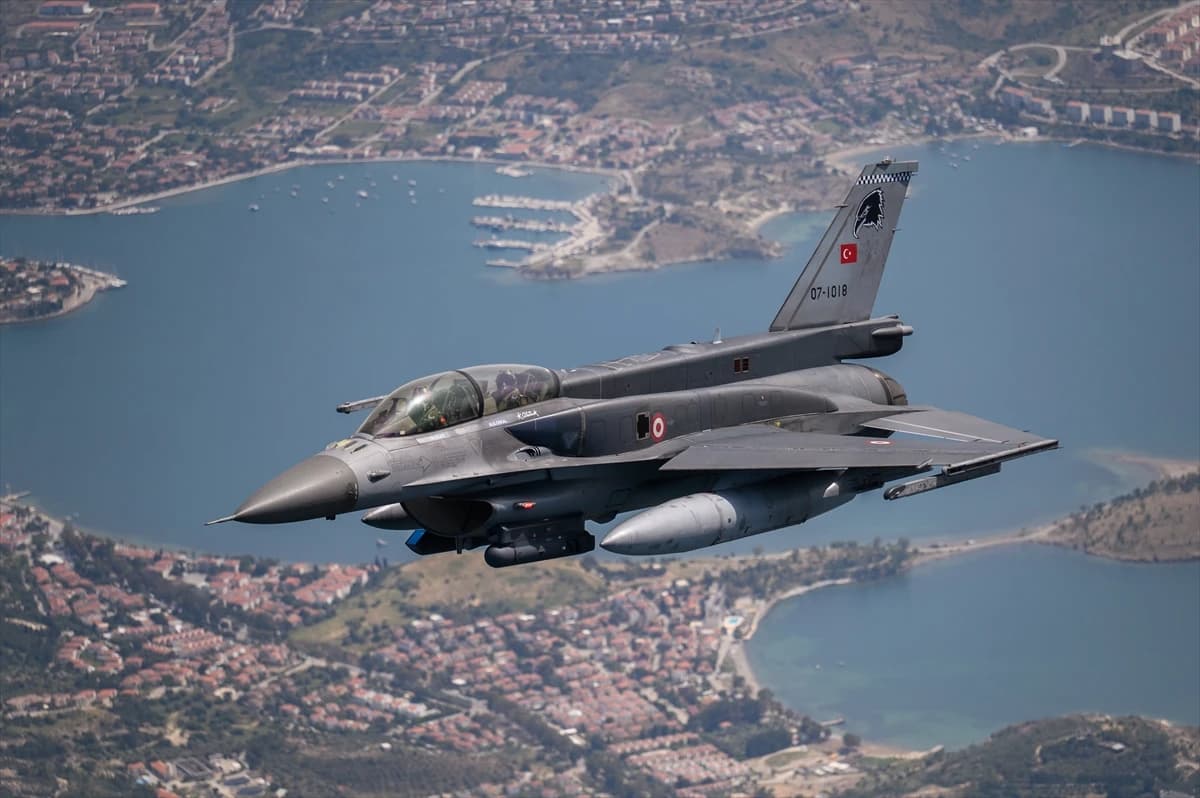 F-16 savaş uçağı