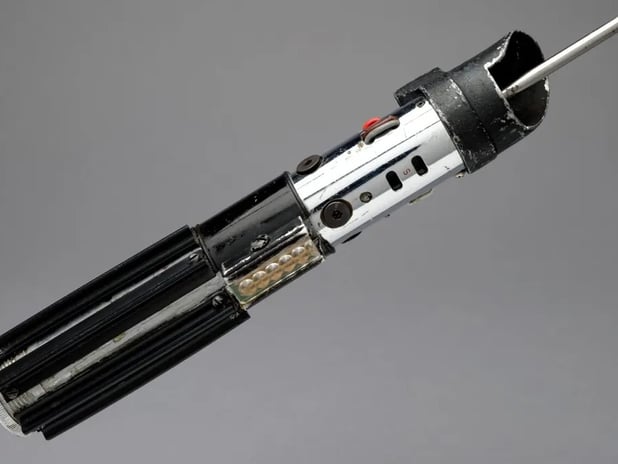 Darth Vader'ın ikonik ışın kılıcı ilk kez müzayedeye çıkıyor