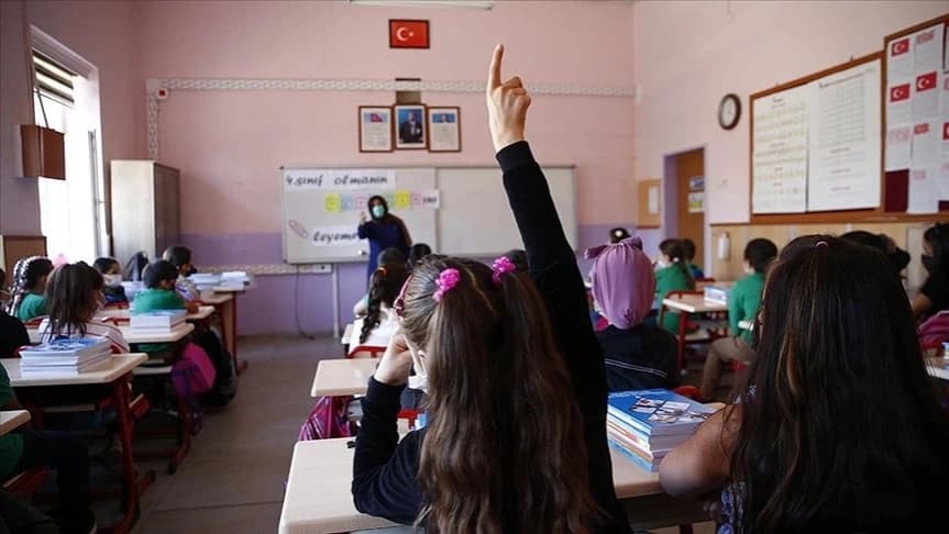 Okullar ne zaman açılacak? MEB takvimiyle 2026-2027 yaz tatili ne zaman bitiyor?