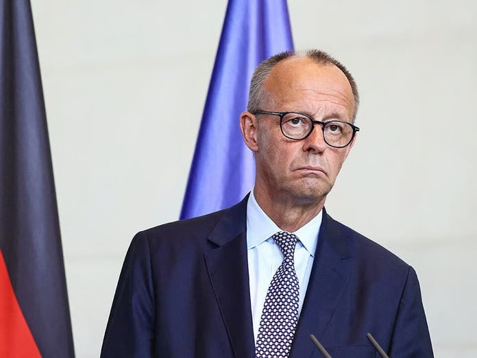 Almanya ABD’nin Rus petrolü kararını eleştirdi