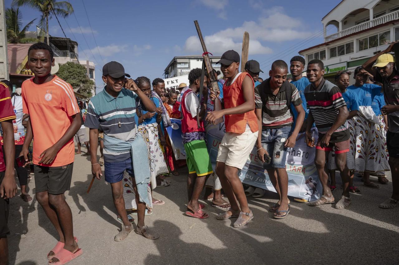 Toliara’da ritmin zaferi: Tsapiky festivali Madagaskar’ı ayağa kaldırdı