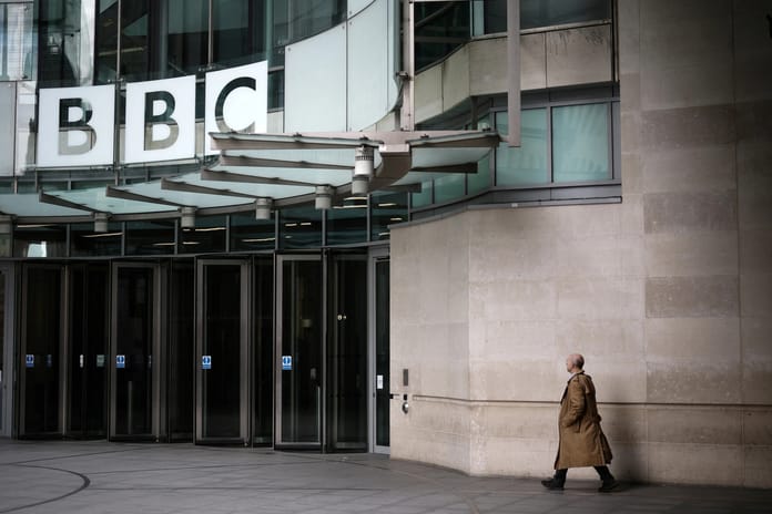 BBC'de deprem: Trump belgeseli istifa getirdi