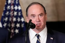 ABD Donanma Sektereri Phelan görevden alındı