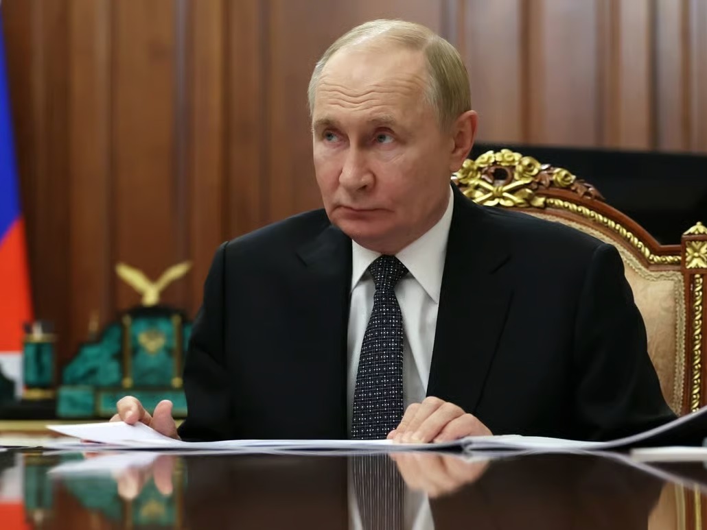 Russia Dismisses Western Security Guarantees for Ukraine