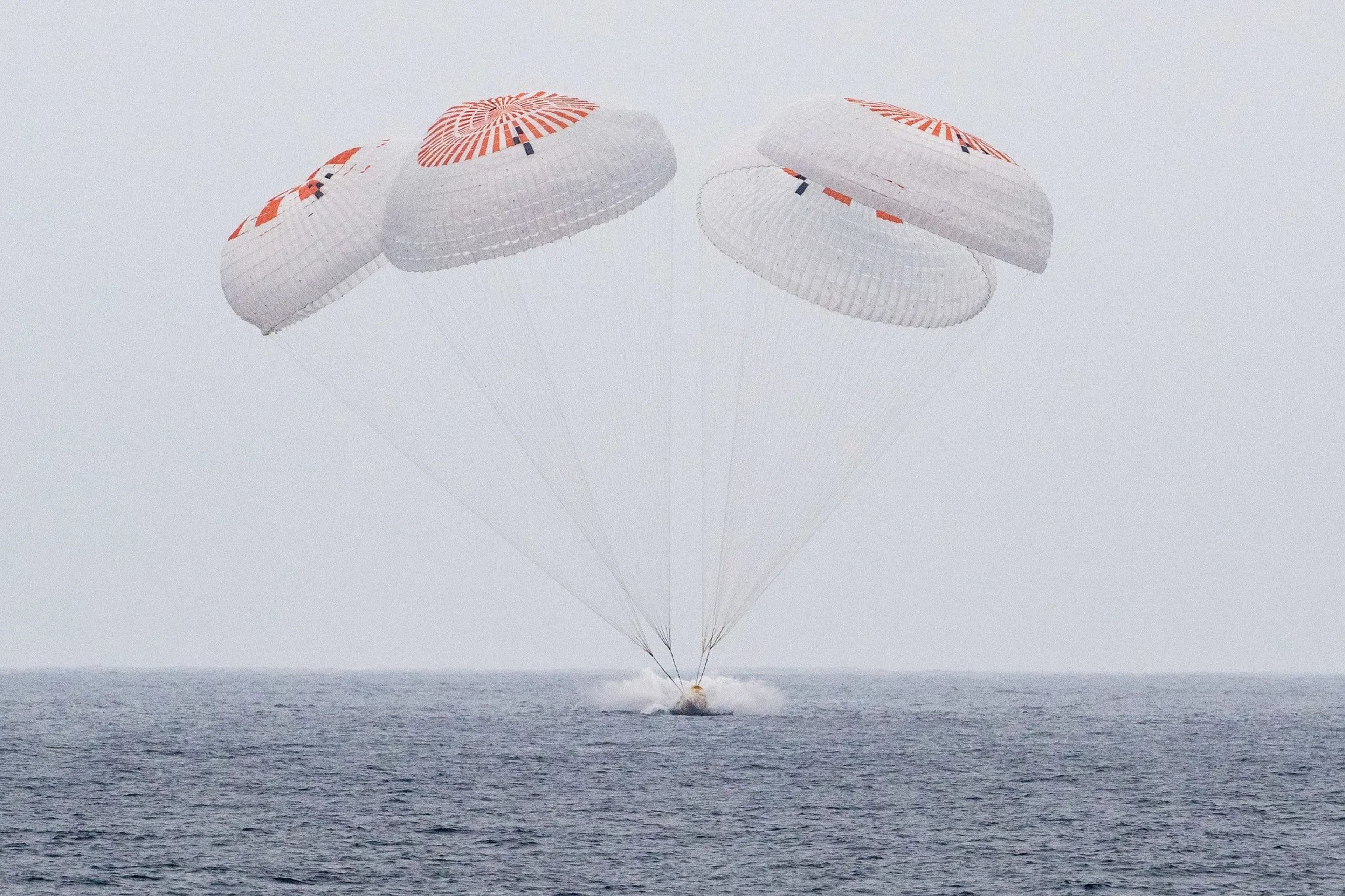 SpaceX’in Crew-10 ekibi 5 aylık uzay görevinden döndü