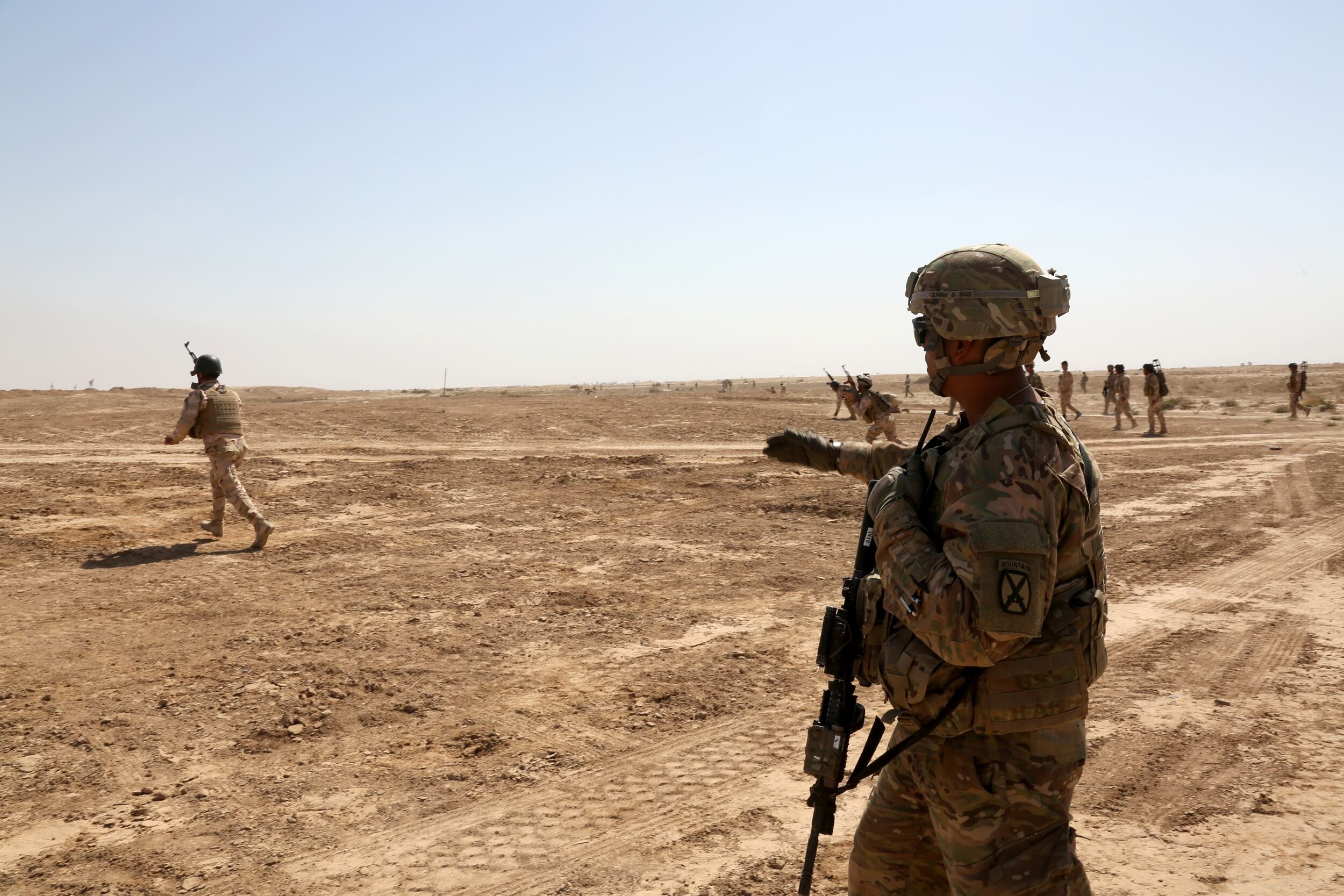 Iraq to Keep Small US Adviser Unit Over Syria IS Risk