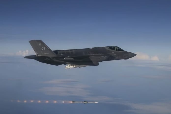 ABD, Almanya'nın F-35 filosu İçin 1,23 milyar dolarlık AIM-120D-3 AMRAAM satışını onayladı