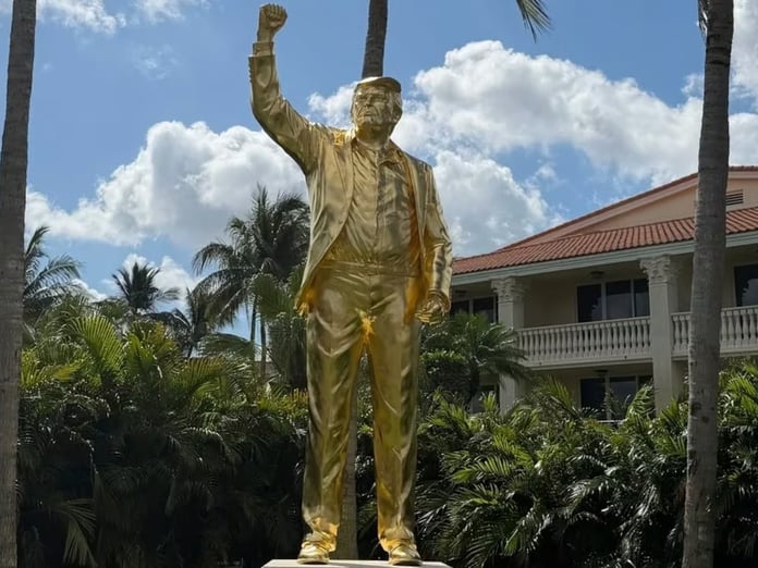 Trump’ın altın heykeli tartışma yarattı