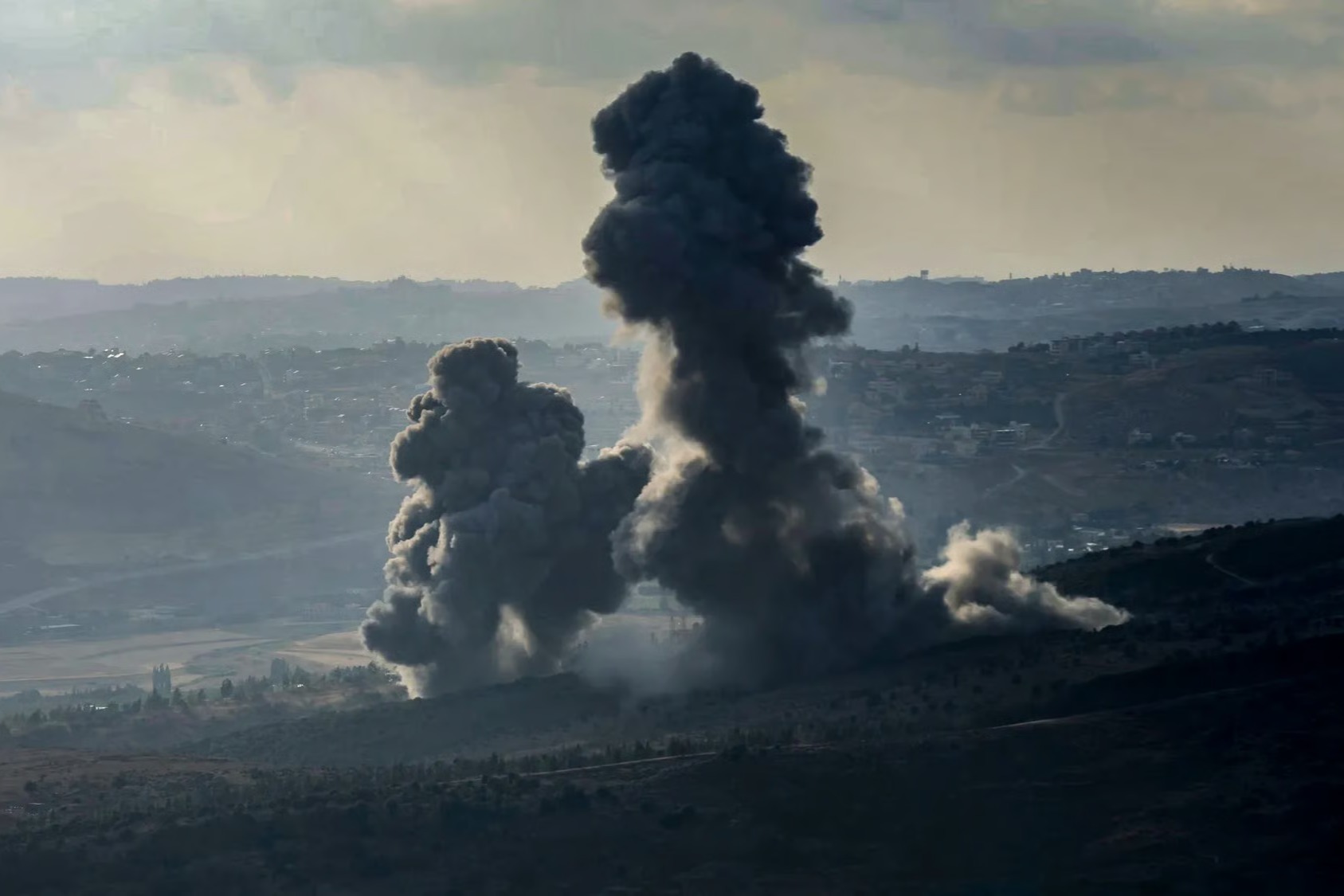 Israeli Airstrikes Kill 4 In Southern Lebanon