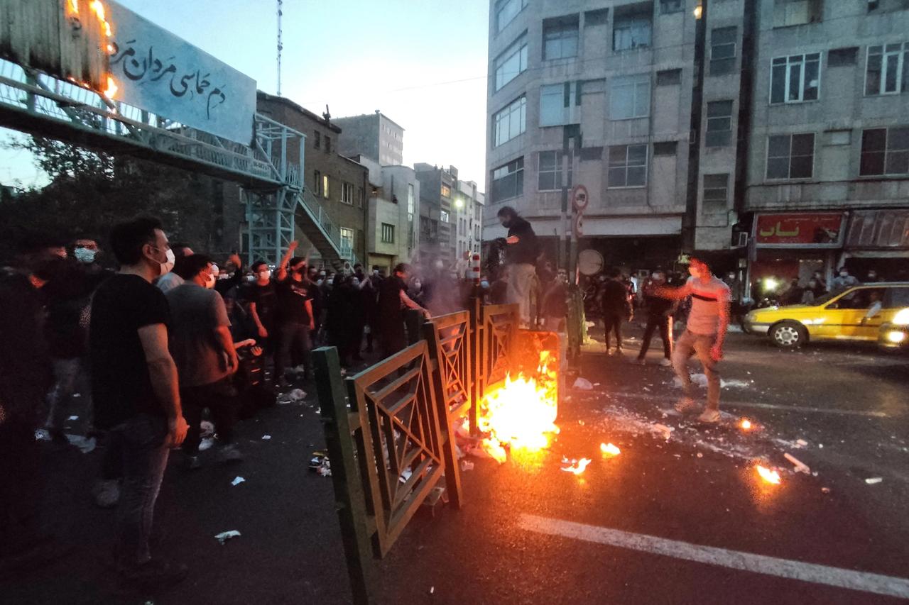İran’da protesto önlemi: 4 ay boyunca 7 dolarlık gıda yardımı verilecek