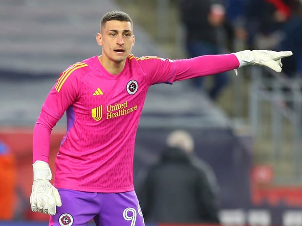 Djordje Petrovic'in tercihi Premier Lig oldu: Galatasaray ilgisine rağmen Bournemouth'a imza attı.