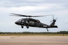 Filipinler beş adet Polonya üretimi S-70i Black Hawk helikopterini teslim aldı