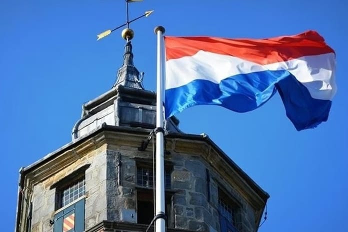 Wilders koalisyondan çekilince hükümet düştü