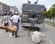Nepal'de sosyal medya yasağına öfkelenen gençler sokakta: 11 ölü