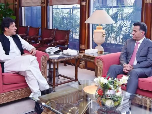 Pakistan generali siyasete müdahaleden 14 yıl ceza aldı