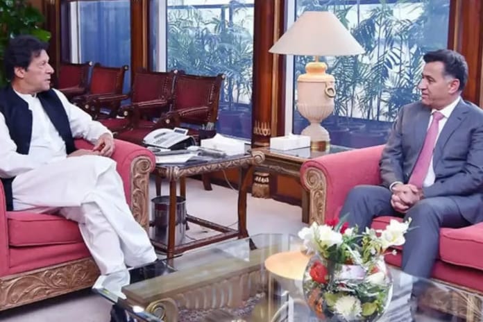 Pakistan generali siyasete müdahaleden 14 yıl ceza aldı